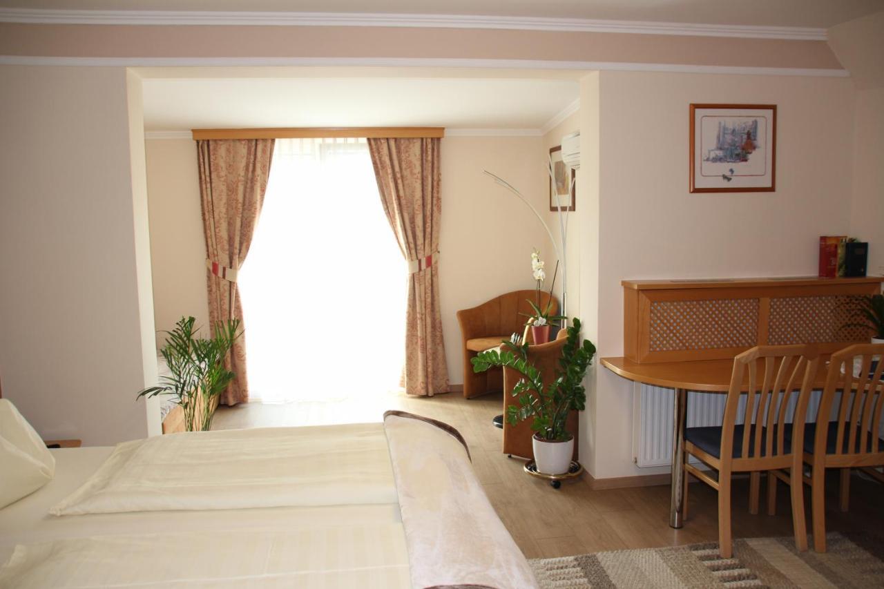 Hotel Lang Лейбниц Экстерьер фото